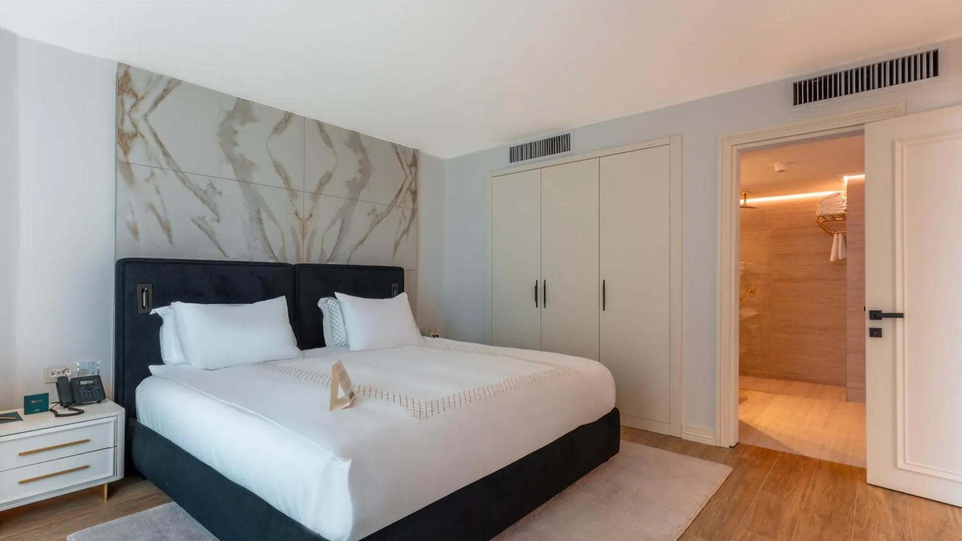 Qlusive Hotel Kusadası 5*,  Turcia