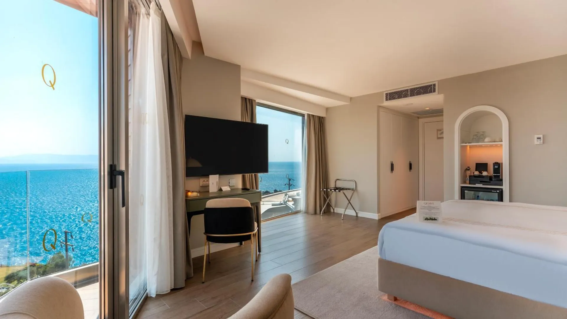 Qlusive Hotel Kusadası 5*,
